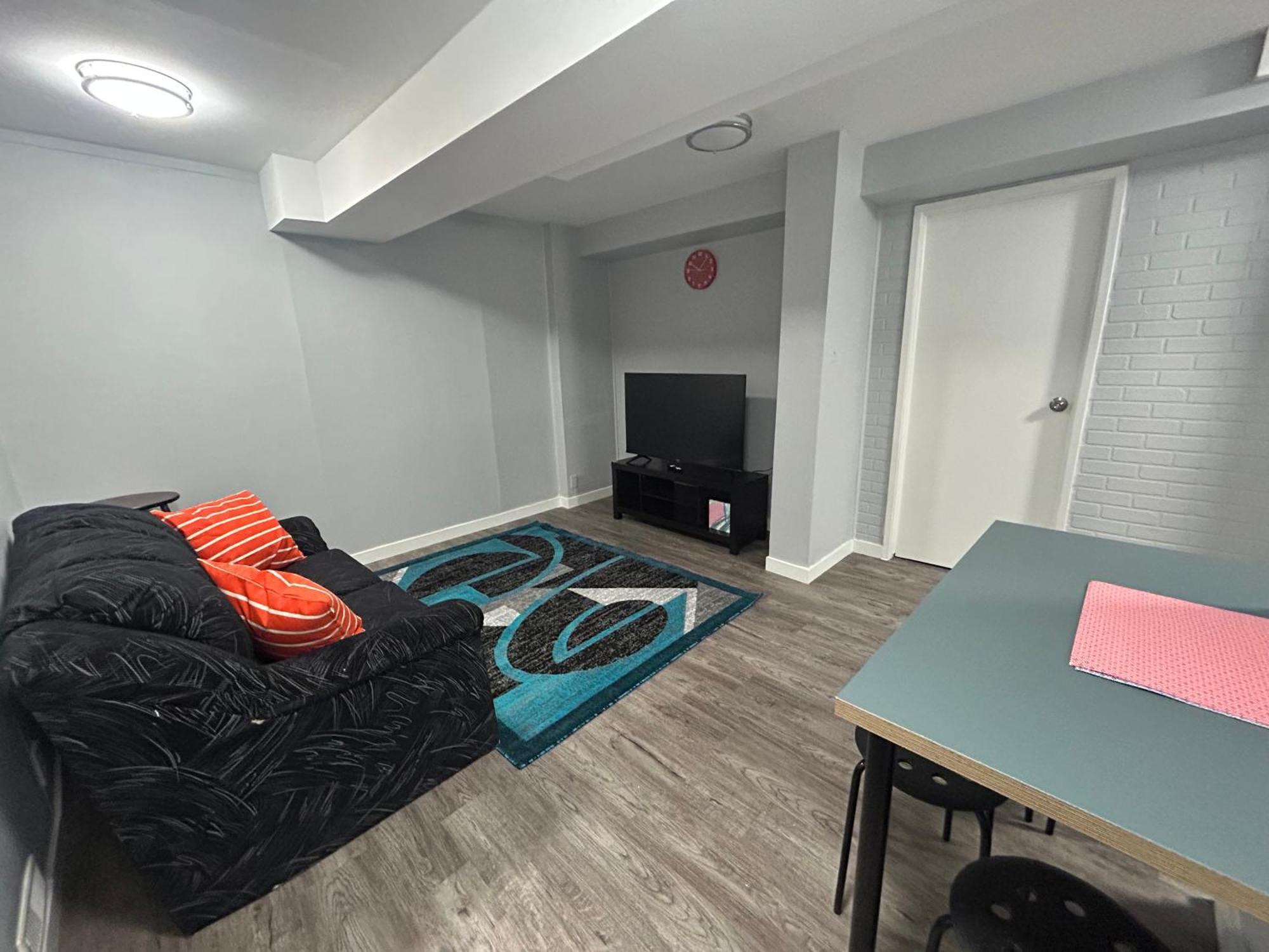 Cute Highlandpark Apartment YYC Exterior foto